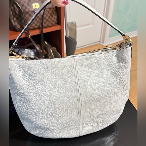 Authentic Michael khors a cross body bag - Picture 2 of 11